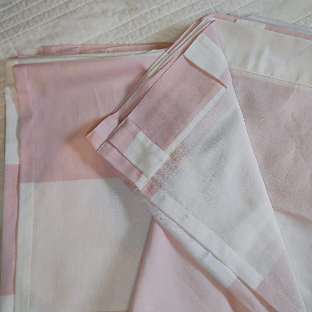 Athena Pink and White Queen Sheet Set And Pink And White Curtains - Picture 4 of 15